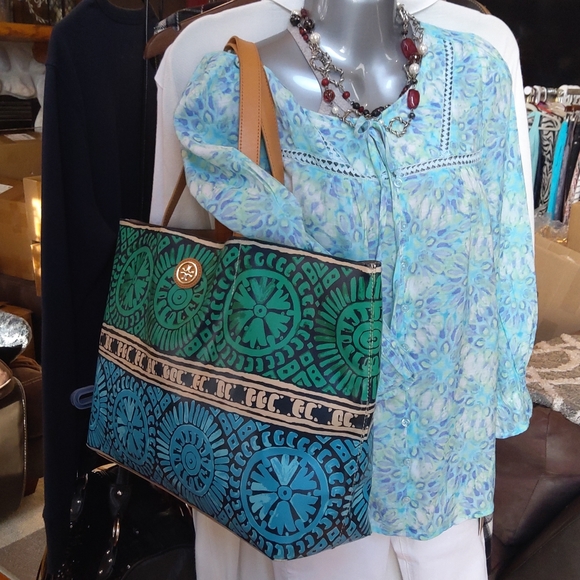 TORY BURCH Amalie XL Tote - Picture 11 of 16